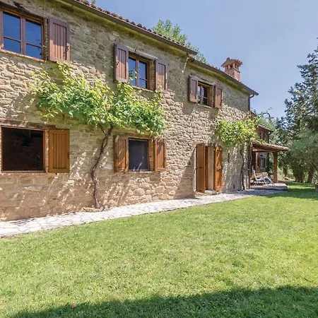 Three-bedroom Holiday In -pg- Holiday home