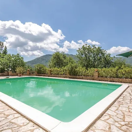 Three-bedroom Holiday In -pg- Holiday home Morra