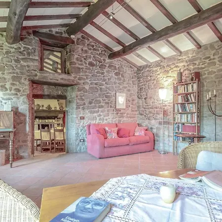 Three-bedroom Holiday In -pg- Morra