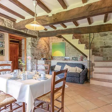 Three-bedroom Holiday In -pg- *